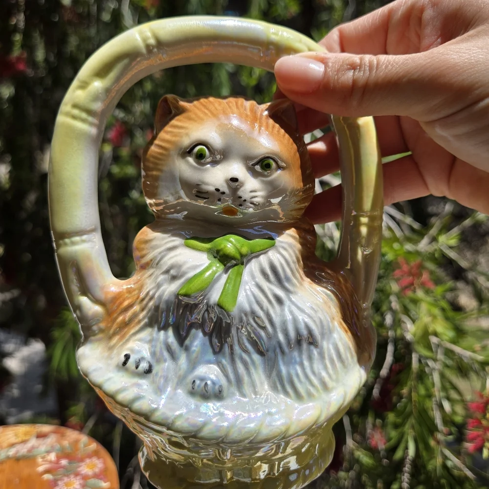 Vintage 1905 Lusterware Cat In Yellow‎ Basket Green Bow Made In Brazil Whimsical